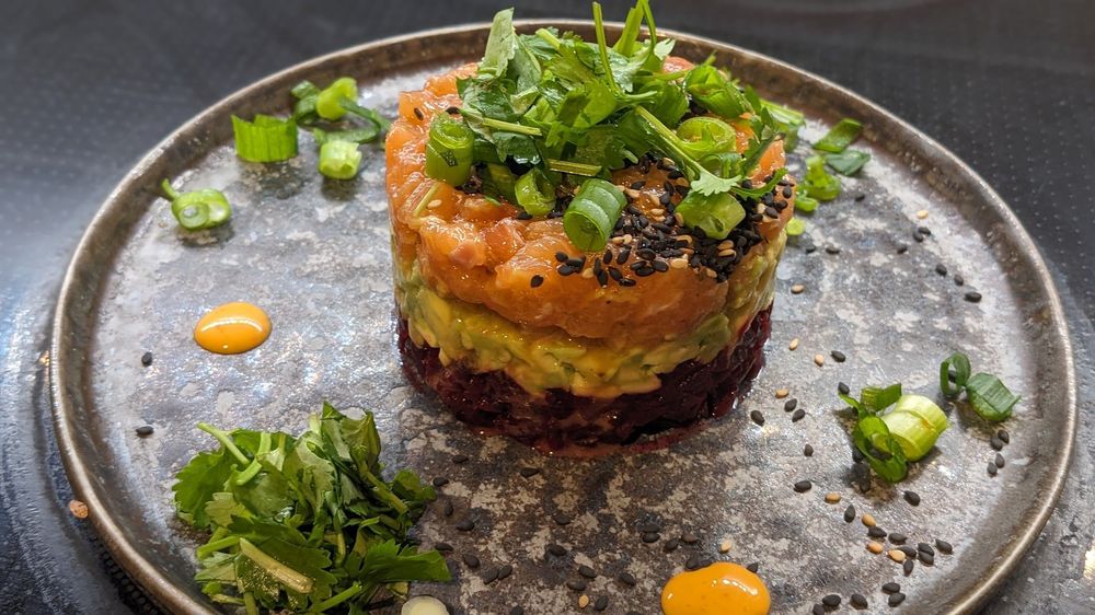 Avocadomousse mit Lachstatar